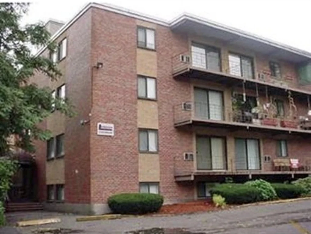 1 bed, 1 bath apartment for rent at 10 Linda Ln Unit 2, Dorchester