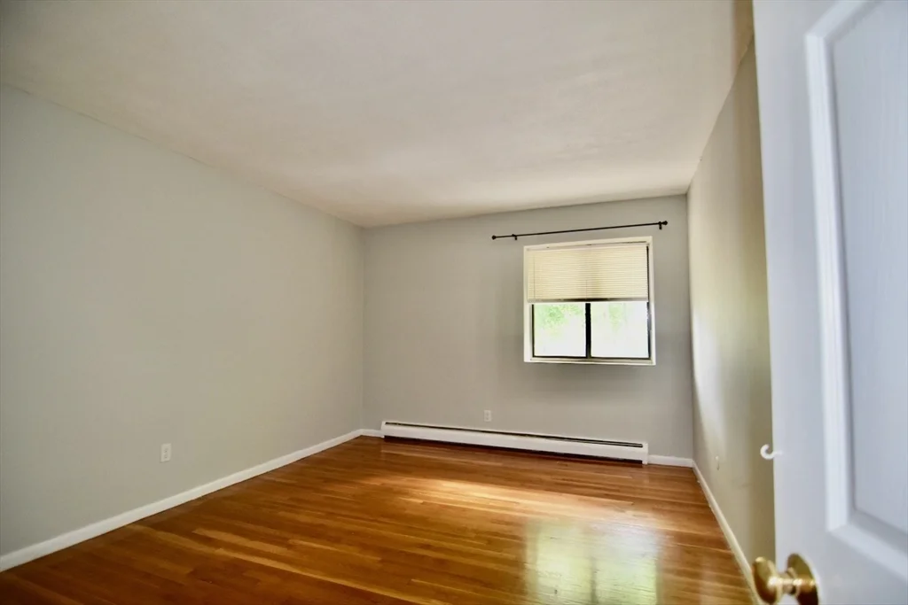 1 bed, 1 bath apartment for rent at 10 Linda Ln Unit 3-6, Dorchester — photo 9 of 17
