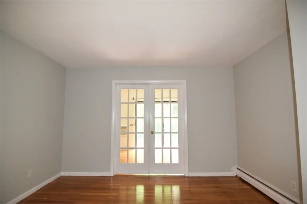 1 bed, 1 bath apartment for rent at 10 Linda Ln Unit 3-6, Dorchester — photo 3 of 17