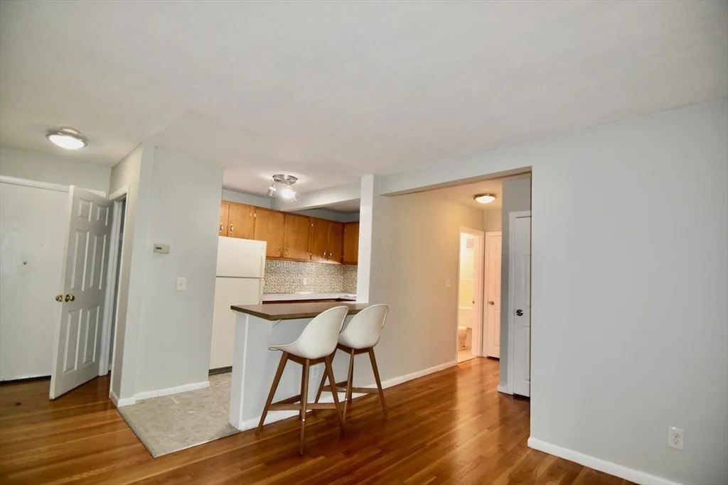 1 bed, 1 bath apartment for rent at 10 Linda Ln Unit 3-6, Dorchester — photo 1 of 17