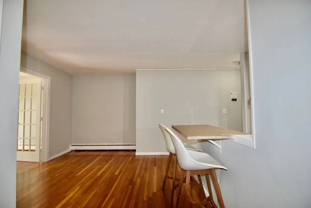 1 bed, 1 bath apartment for rent at 10 Linda Ln Unit 3-6, Dorchester — photo 13 of 17