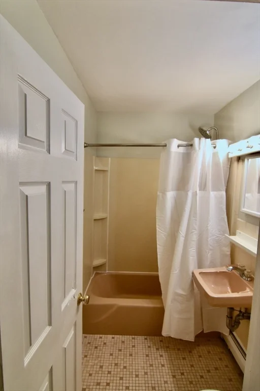 1 bed, 1 bath apartment for rent at 10 Linda Ln Unit 3-6, Dorchester — photo 5 of 17