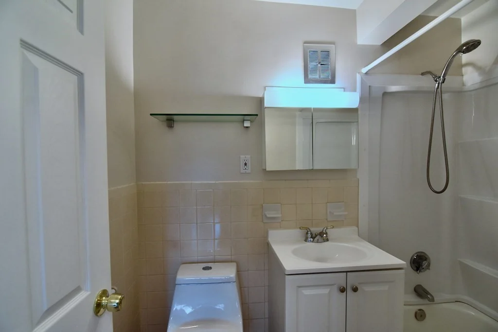 2 bed, 1 bath apartment for rent at 10 Linda Ln Unit 4-1, Dorchester — photo 13 of 21
