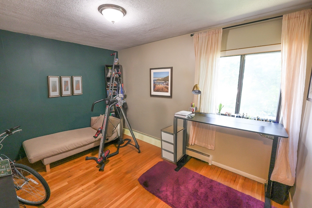 2 bed, 1 bath apartment for rent at 10 Linda Ln Unit 4-2, Dorchester — photo 9 of 13