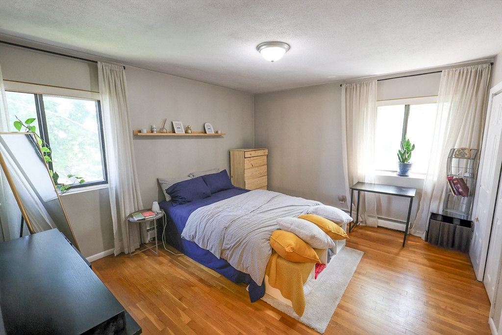 2 bed, 1 bath apartment for rent at 10 Linda Ln Unit 4-2, Dorchester — photo 7 of 13