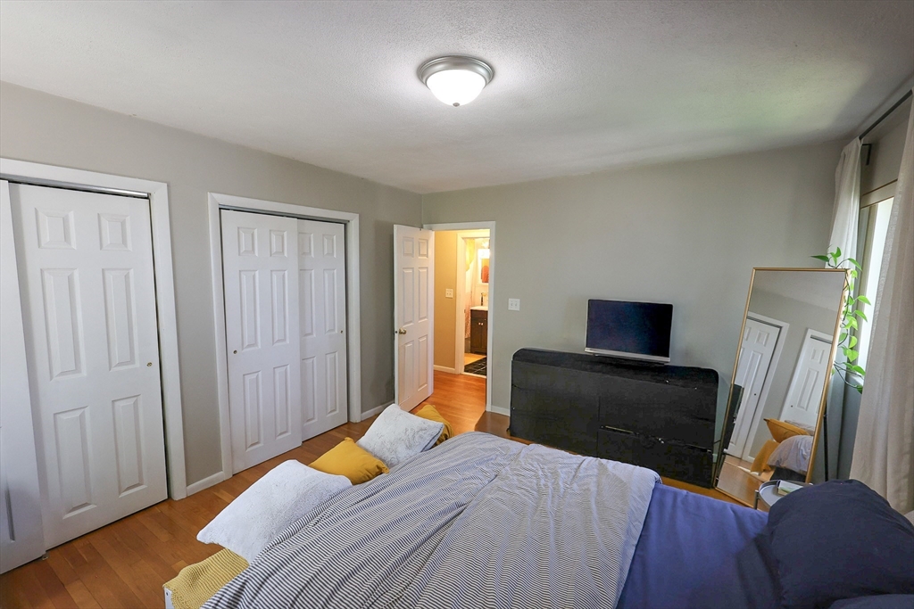 2 bed, 1 bath apartment for rent at 10 Linda Ln Unit 4-2, Dorchester — photo 6 of 13