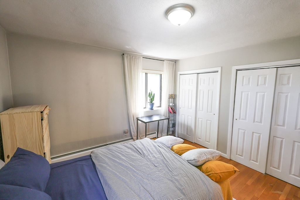 2 bed, 1 bath apartment for rent at 10 Linda Ln Unit 4-2, Dorchester — photo 5 of 13