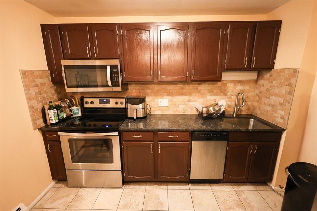 2 bed, 1 bath apartment for rent at 10 Linda Ln Unit 4-2, Dorchester — photo 2 of 13