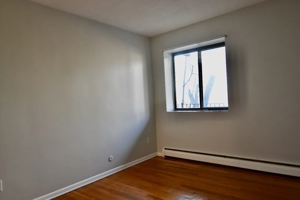 1 bed, 1 bath apartment for rent at 10 Linda Ln Unit 4-4, Dorchester — photo 11 of 14