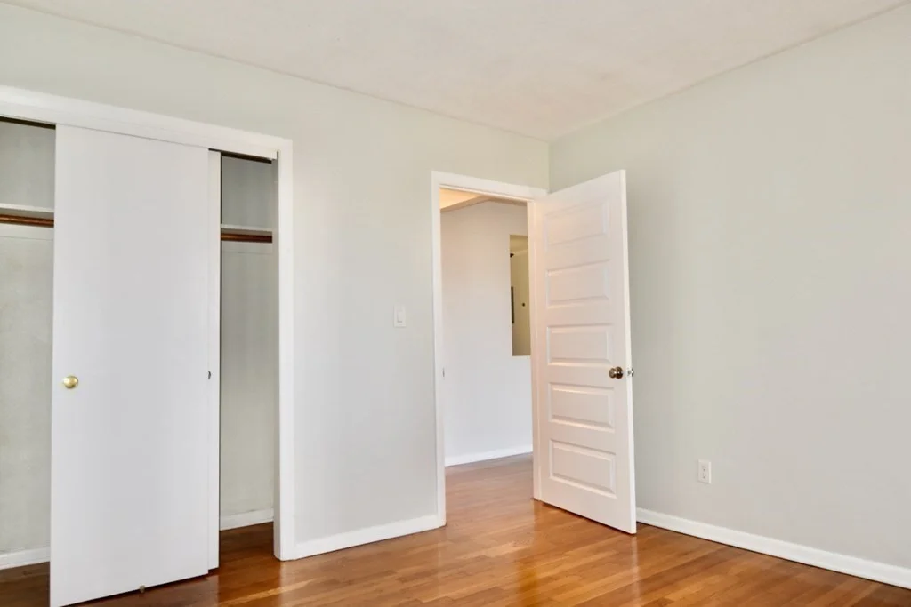 1 bed, 1 bath apartment for rent at 10 Linda Ln Unit 4-4, Dorchester — photo 8 of 14