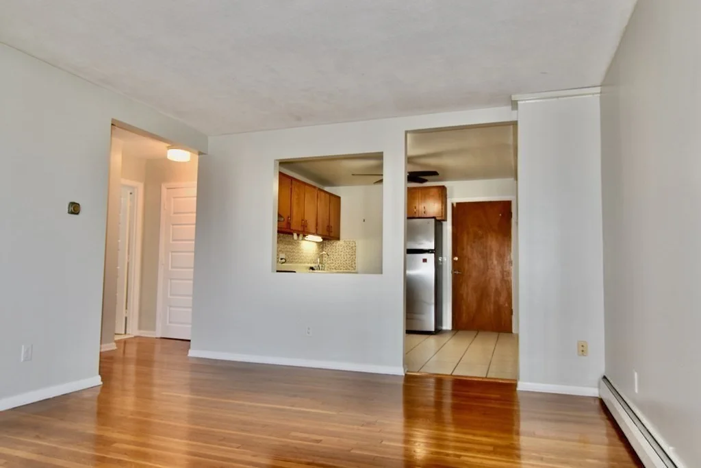 1 bed, 1 bath apartment for rent at 10 Linda Ln Unit 4-4, Dorchester — photo 6 of 14