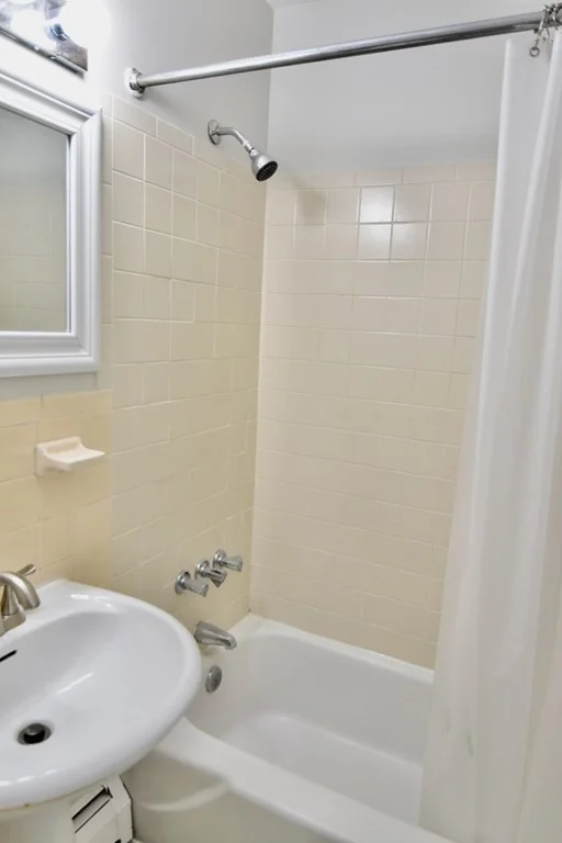1 bed, 1 bath apartment for rent at 10 Linda Ln Unit 4-4, Dorchester — photo 10 of 14