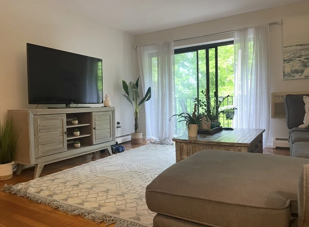 2 bed, 1 bath apartment for rent at 10 Linda Ln Unit 48, Dorchester — photo 5 of 13