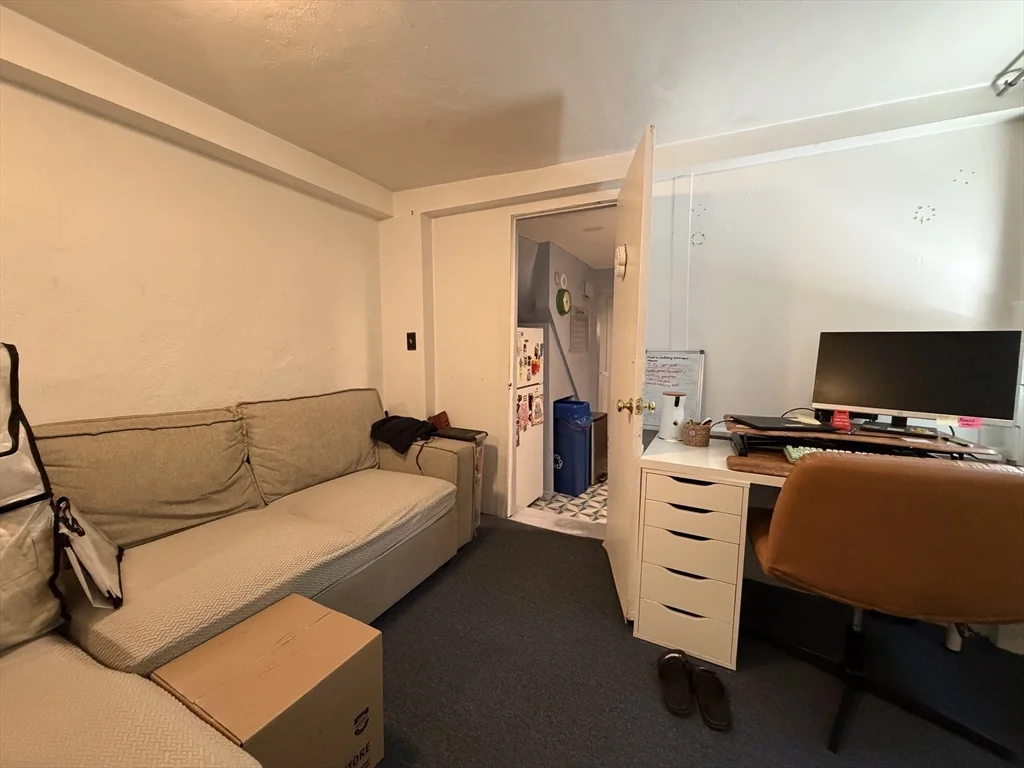 3 bed, 2 bath apartment for rent at 10 Lindall Pl Unit 5, Beacon Hill — photo 19 of 23