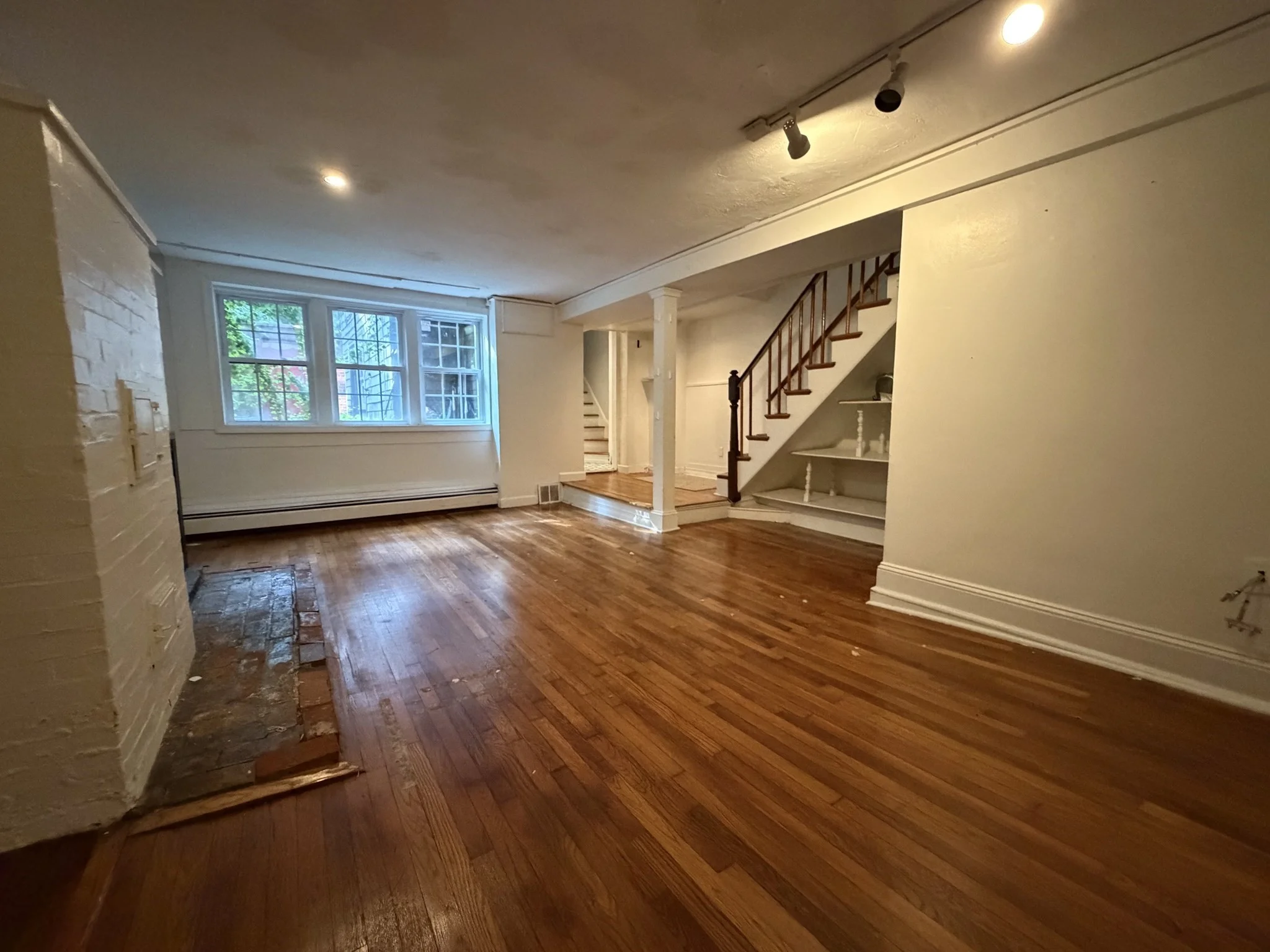 3 bed, 2 bath apartment for rent at 10 Lindall Pl Unit 5, Beacon Hill — photo 4 of 21