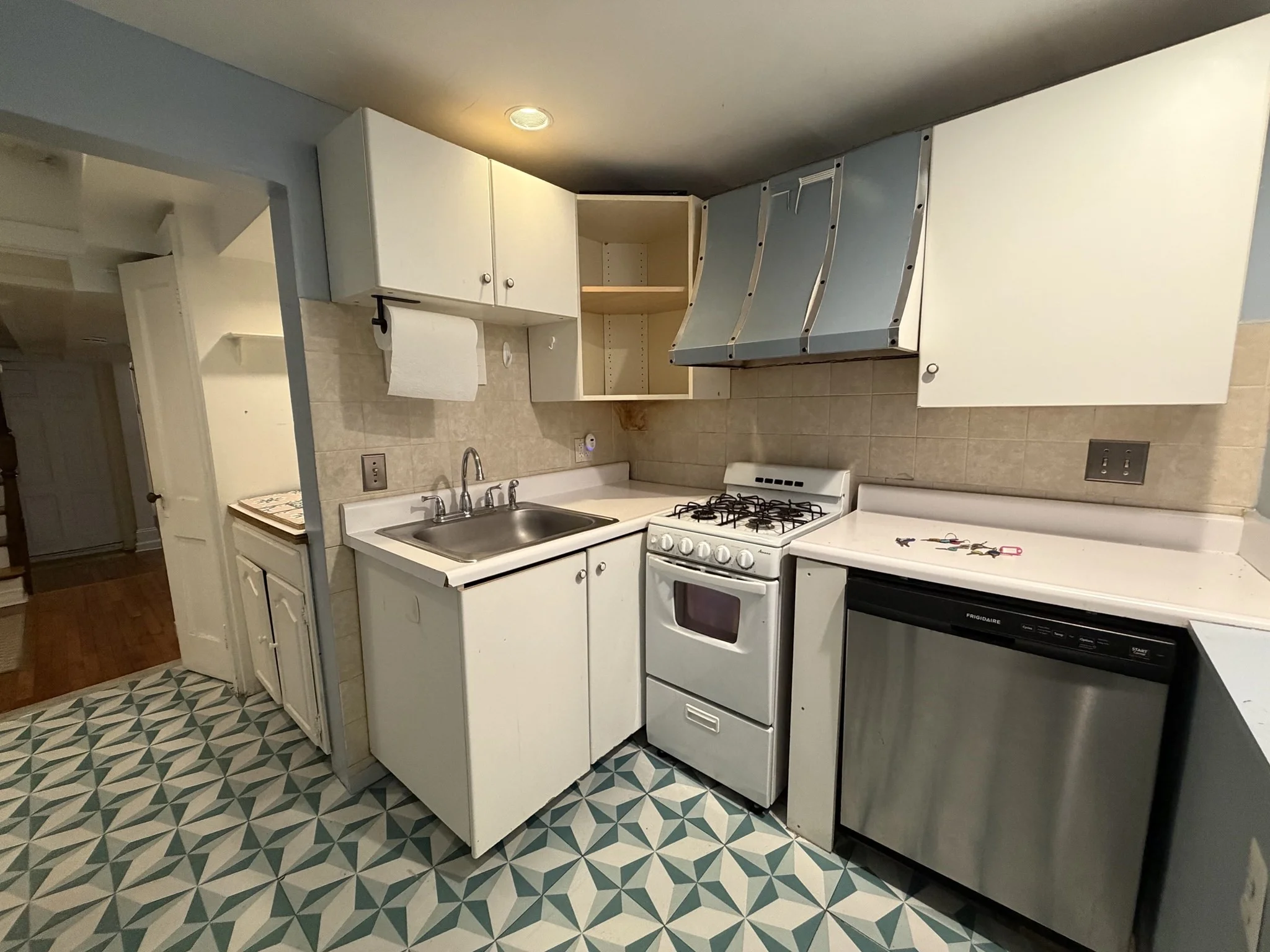 3 bed, 2 bath apartment for rent at 10 Lindall Pl Unit 5, Beacon Hill — photo 7 of 21
