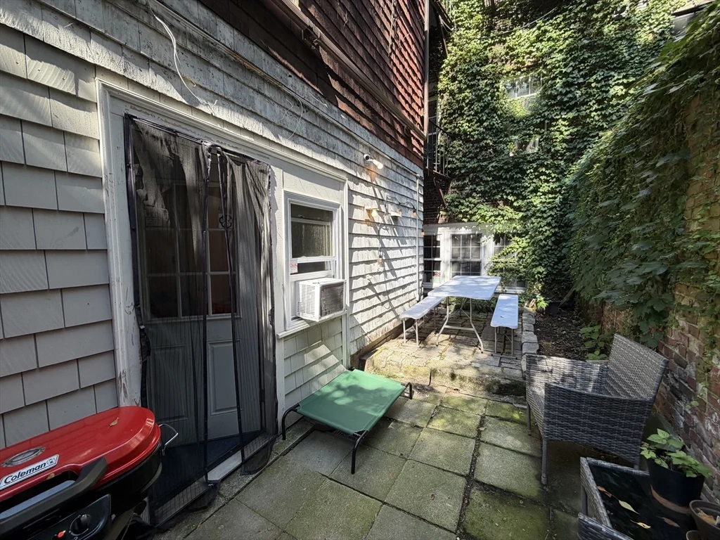 3 bed, 2 bath apartment for rent at 10 Lindall Pl Unit 5, Beacon Hill — photo 1 of 23