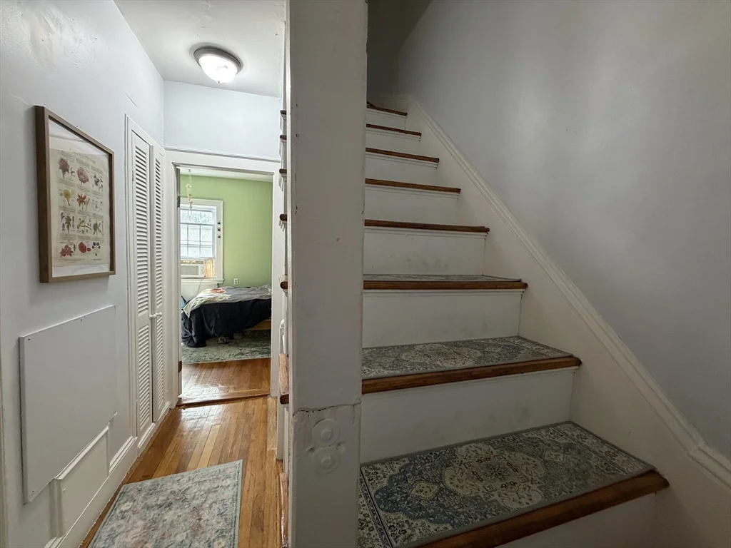 3 bed, 2 bath apartment for rent at 10 Lindall Pl Unit 5, Beacon Hill — photo 8 of 23