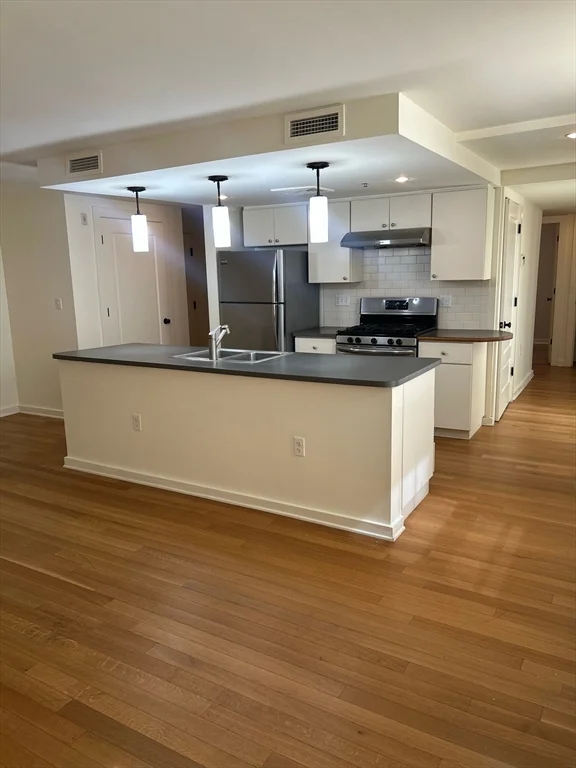 2 bed, 1 bath apartment for rent at 10 Linwood St Unit 1, Roxbury