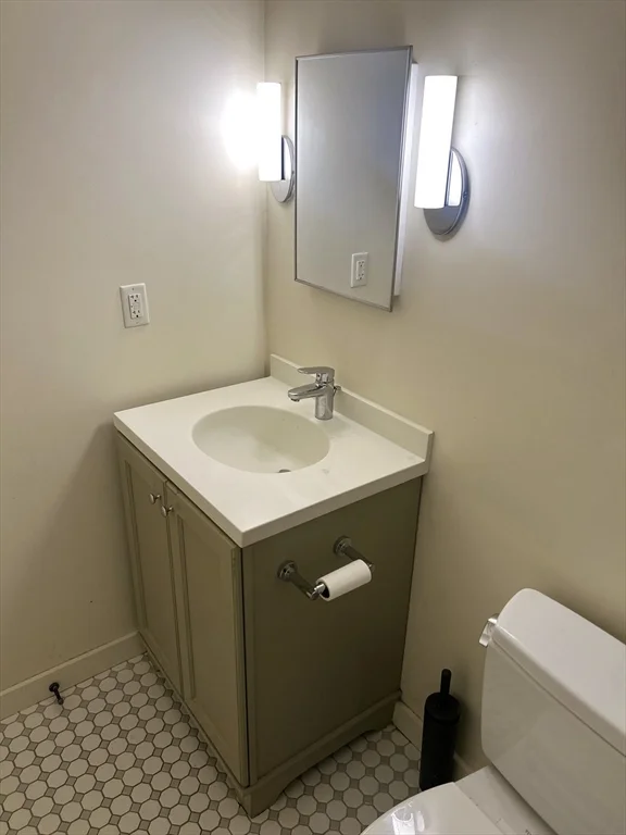 2 bed, 1 bath apartment for rent at 10 Linwood St Unit 1, Roxbury — photo 6 of 12