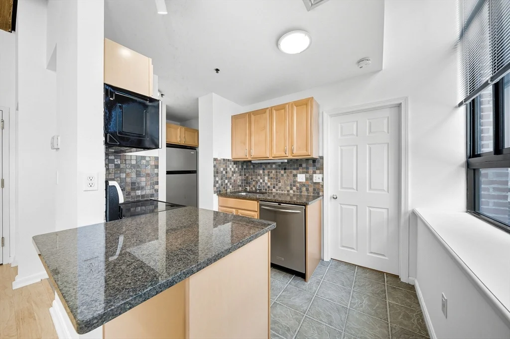 1 bed, 1 bath apartment for rent at 10 Linwood St Unit U106, Faulkner — photo 4 of 27