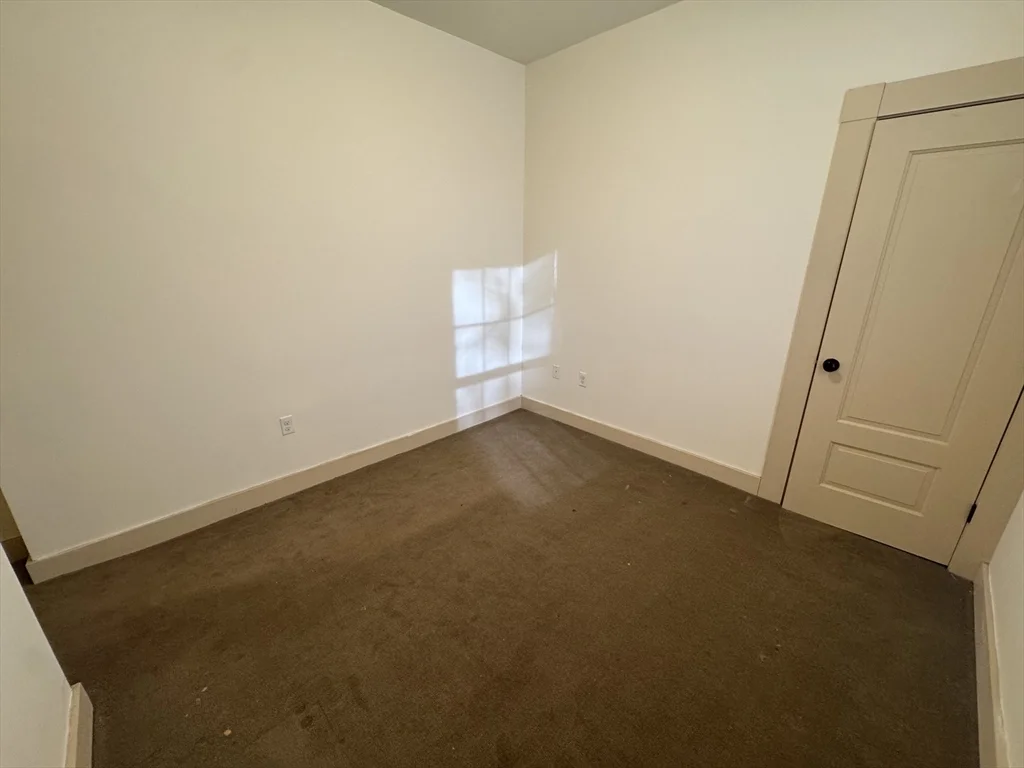 2 bed, 1 bath apartment for rent at 10 Linwood Unit 3, Roxbury — photo 14 of 16