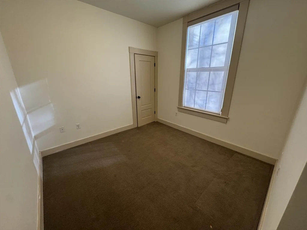 2 bed, 1 bath apartment for rent at 10 Linwood Unit 3, Roxbury — photo 13 of 16