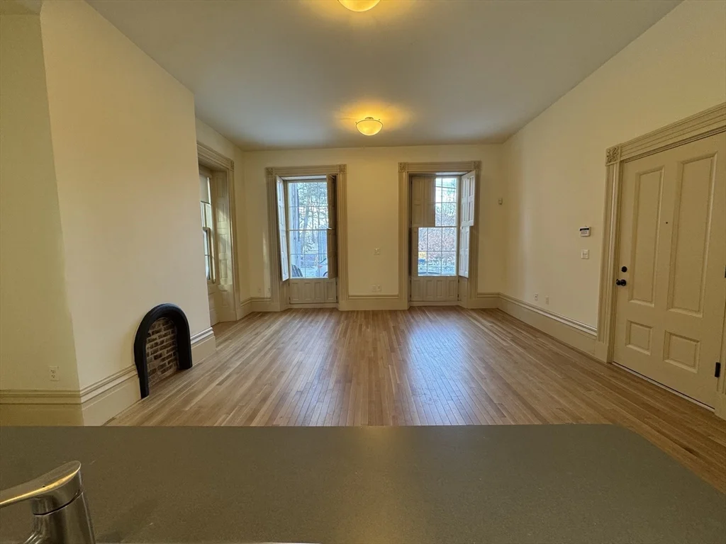 2 bed, 1 bath apartment for rent at 10 Linwood Unit 3, Roxbury — photo 4 of 16