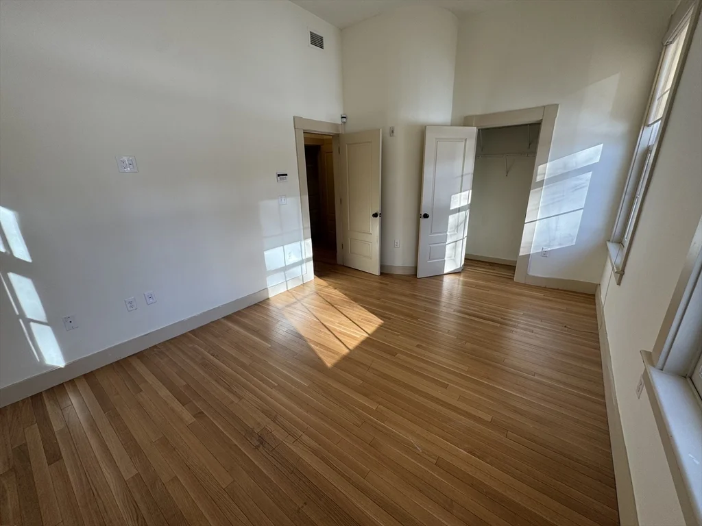 2 bed, 1 bath apartment for rent at 10 Linwood Unit 3, Roxbury — photo 11 of 16