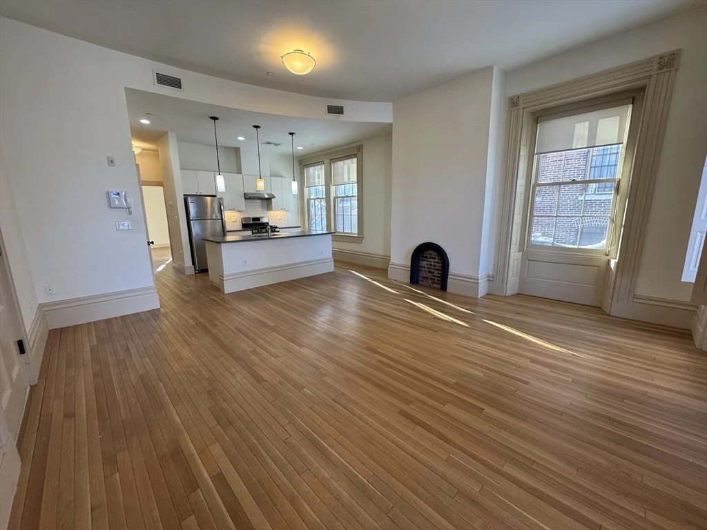 2 bed, 1 bath apartment for rent at 10 Linwood Unit 3, Roxbury — photo 1 of 16