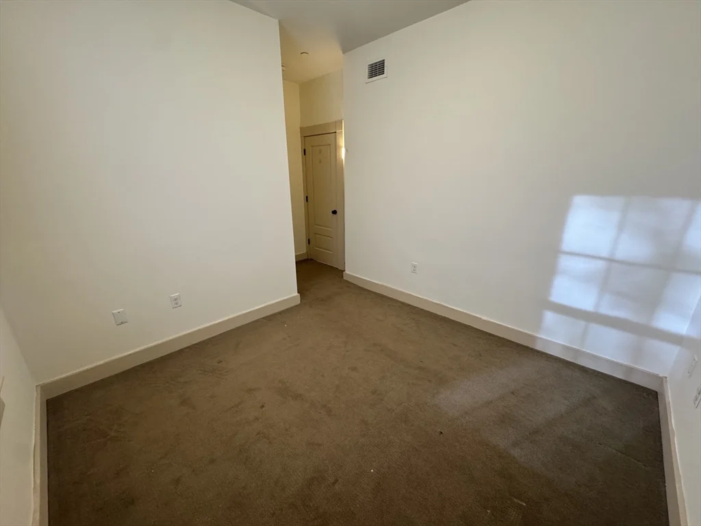 2 bed, 1 bath apartment for rent at 10 Linwood Unit 3, Roxbury — photo 15 of 16