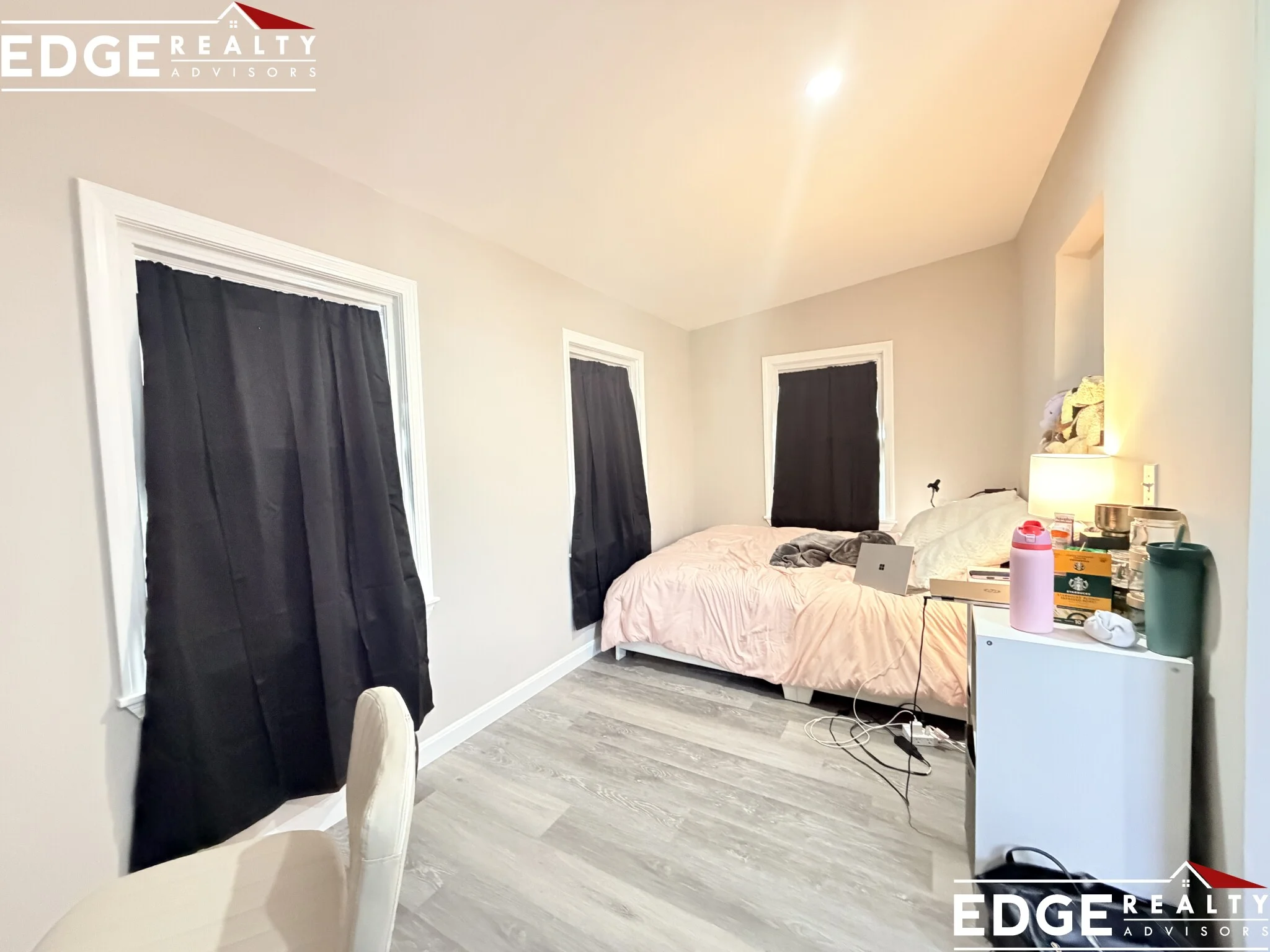 4 bed, 2 bath apartment for rent at 10 Long Ave Unit 2, Allston — photo 8 of 9