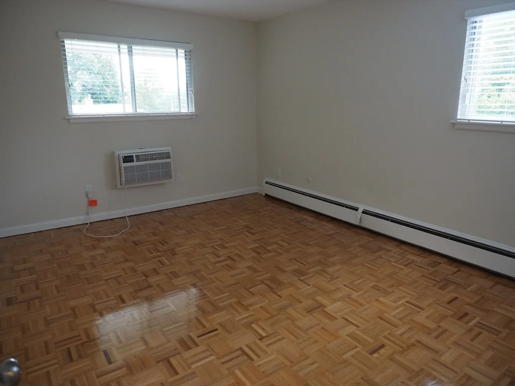 1 bed, 1 bath apartment for rent at 10 Longwood Dr Unit 10, Andover — photo 9 of 20
