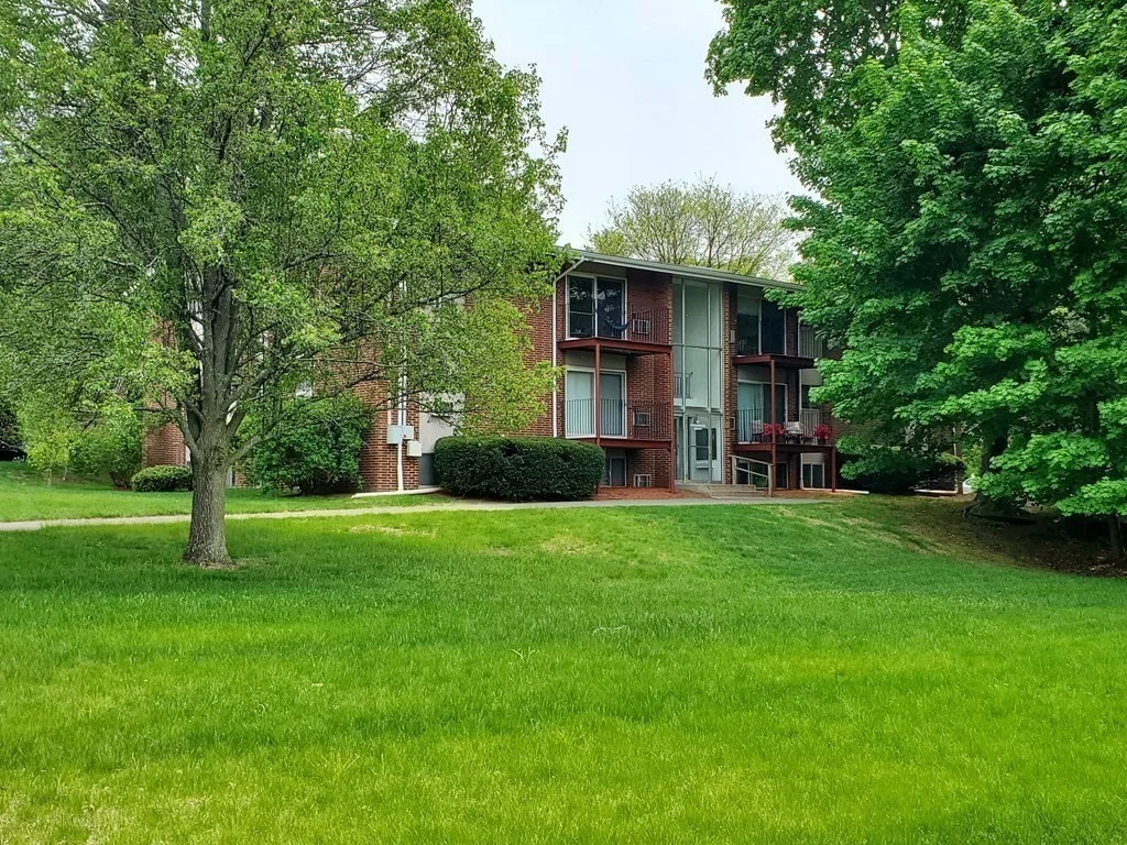 1 bed, 1 bath apartment for rent at 10 Longwood Dr Unit 10, Andover
