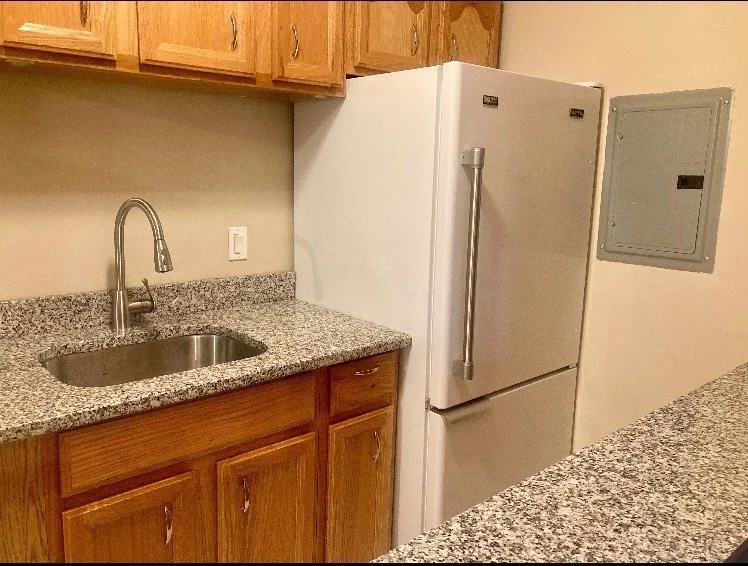 2 bed, 1 bath apartment for rent at 10 Longwood Dr Unit 5, Andover — photo 5 of 16