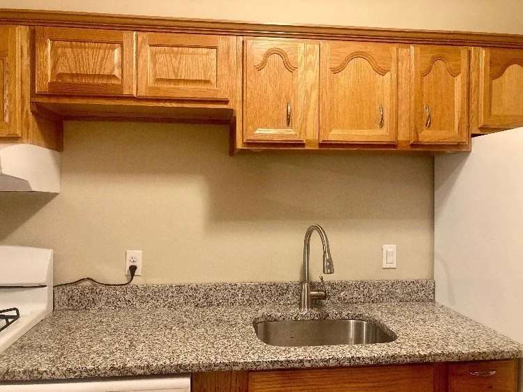 2 bed, 1 bath apartment for rent at 10 Longwood Dr Unit 5, Andover — photo 4 of 16