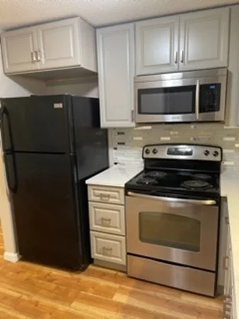 2 bed, 1 bath apartment for rent at 10 Longworth Ave Unit 24, Brockton — photo 5 of 34