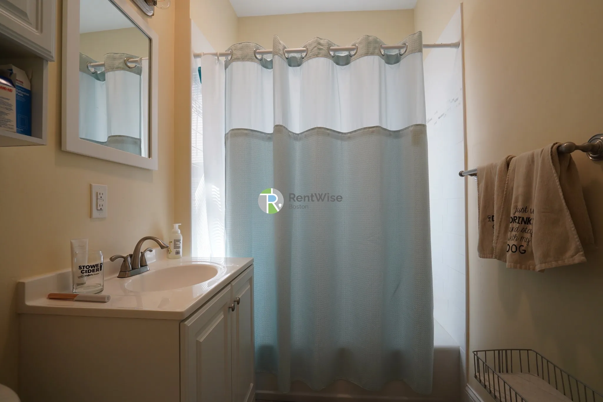 3 bed, 1 bath apartment for rent at 10 Lorraine Ter Unit 3, Allston — photo 9 of 20