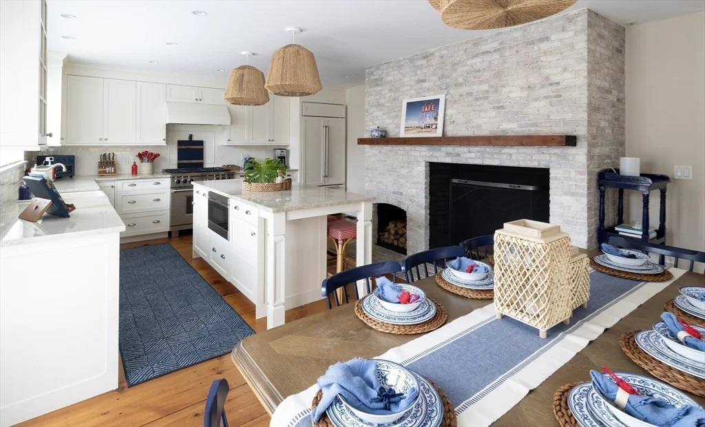 7 bed, 4+ bath apartment for rent at 10 Lyon St, Nantucket — photo 5 of 23