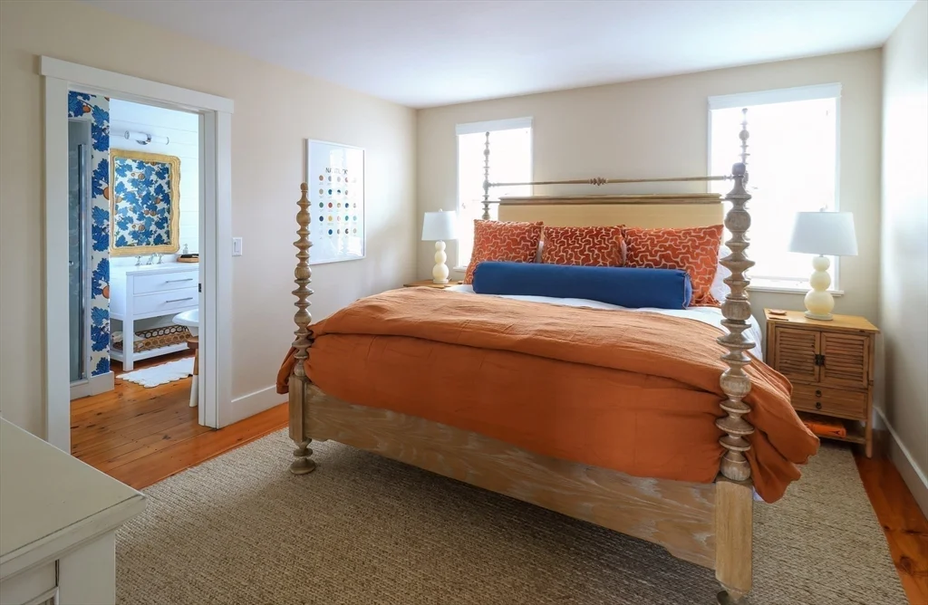 7 bed, 4+ bath apartment for rent at 10 Lyon St, Nantucket — photo 13 of 23