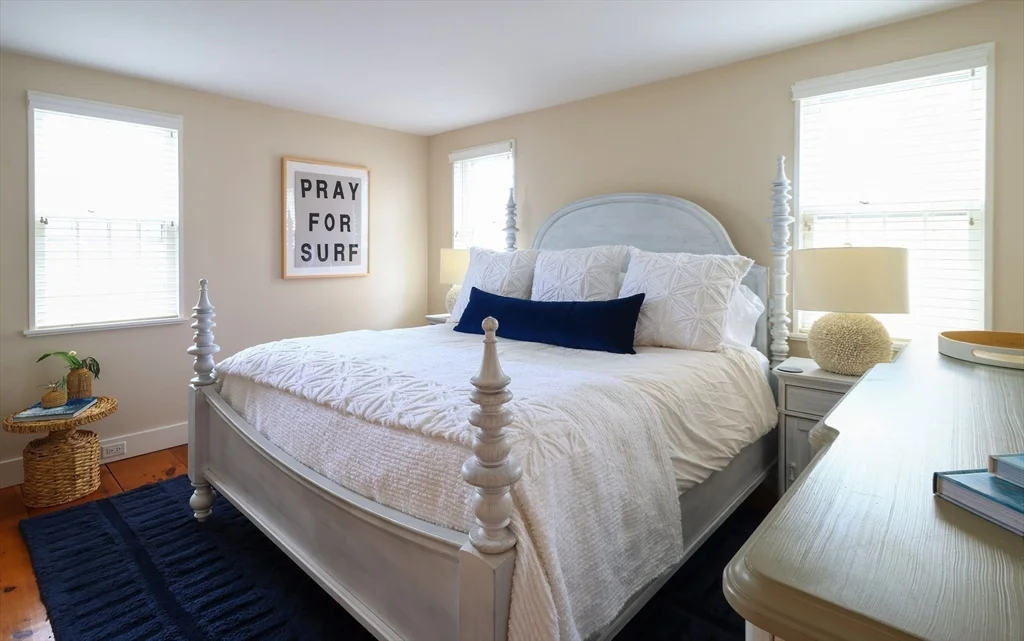 7 bed, 4+ bath apartment for rent at 10 Lyon St, Nantucket — photo 9 of 23