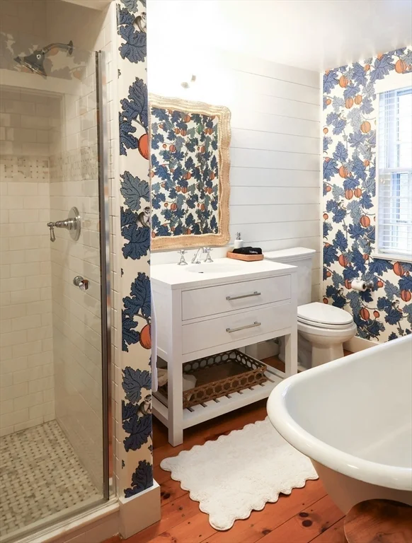 7 bed, 4+ bath apartment for rent at 10 Lyon St, Nantucket — photo 10 of 23