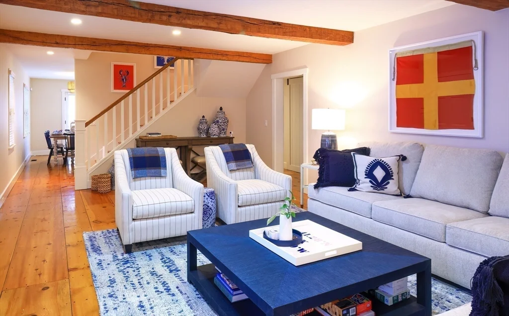 7 bed, 4+ bath apartment for rent at 10 Lyon St, Nantucket — photo 7 of 23