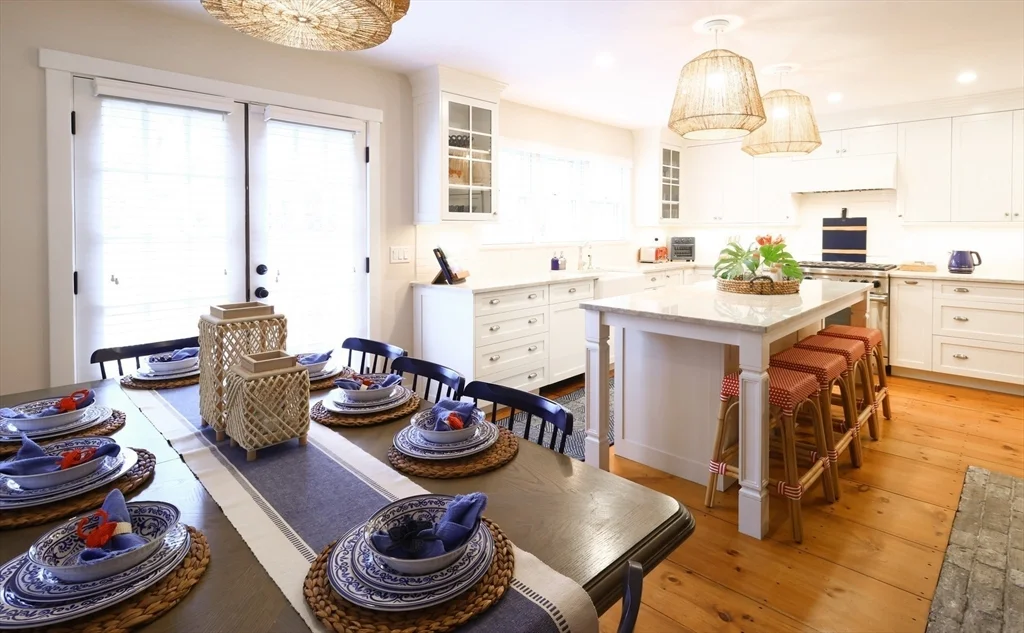 7 bed, 4+ bath apartment for rent at 10 Lyon St Unit _, Nantucket (vil) — photo 14 of 41