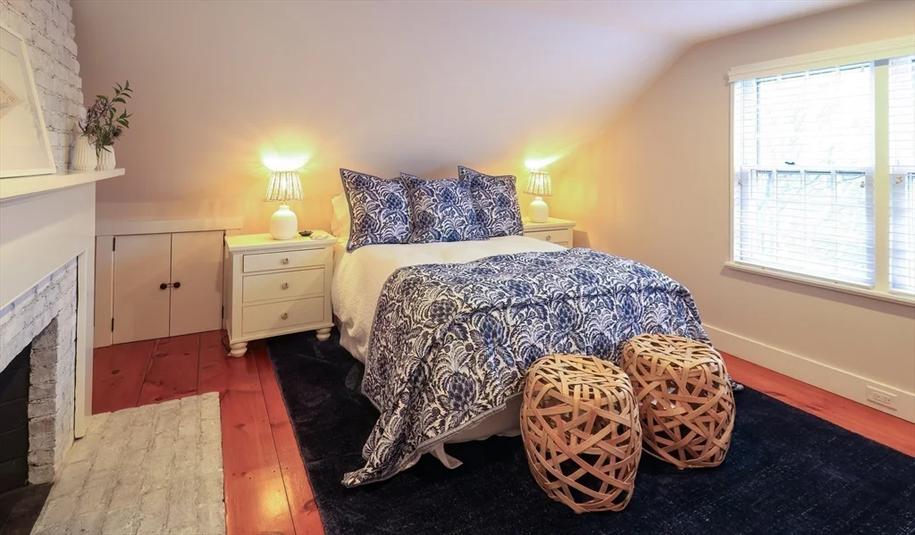 7 bed, 4+ bath apartment for rent at 10 Lyon St Unit _, Nantucket (vil) — photo 28 of 41