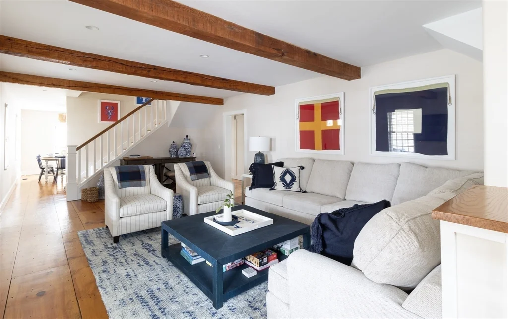 7 bed, 4+ bath apartment for rent at 10 Lyon St Unit _, Nantucket (vil) — photo 18 of 41