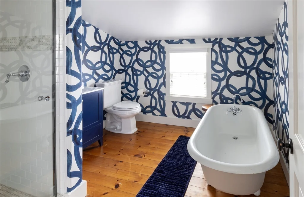 7 bed, 4+ bath apartment for rent at 10 Lyon St Unit _, Nantucket (vil) — photo 34 of 41