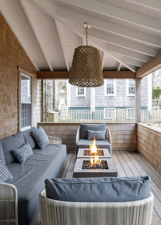 7 bed, 4+ bath apartment for rent at 10 Lyon St Unit _, Nantucket (vil) — photo 5 of 41