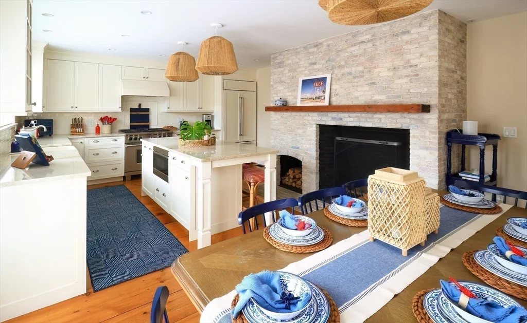 7 bed, 4+ bath apartment for rent at 10 Lyon St Unit _, Nantucket (vil) — photo 13 of 41