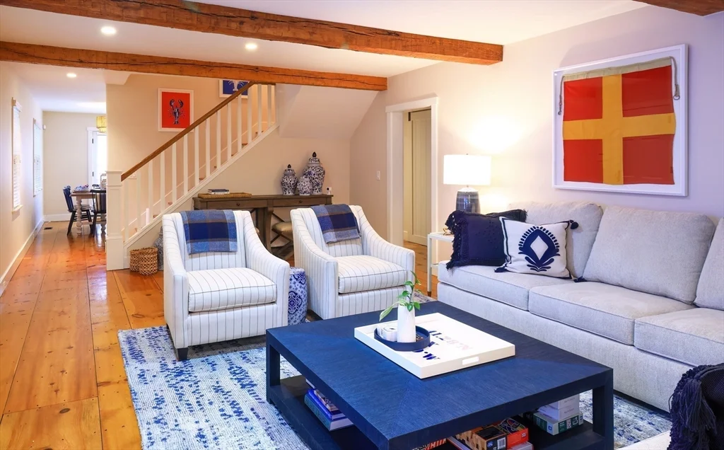 7 bed, 4+ bath apartment for rent at 10 Lyon St Unit _, Nantucket (vil) — photo 16 of 41